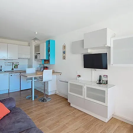 T2 4 Pers Avec Terrasse, Parking Et Piscine A Boucau - Fr-1-857-42 Vieux-Boucau-les-Bains