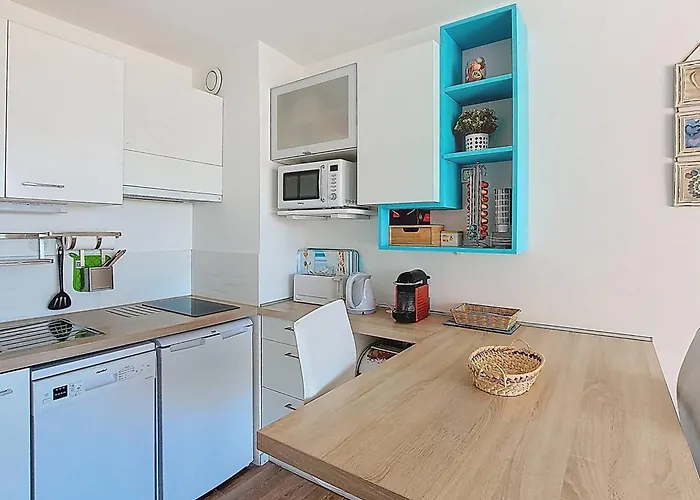 Lejlighed T2 4 Pers Avec Terrasse, Parking Et Piscine A Boucau - Fr-1-857-42